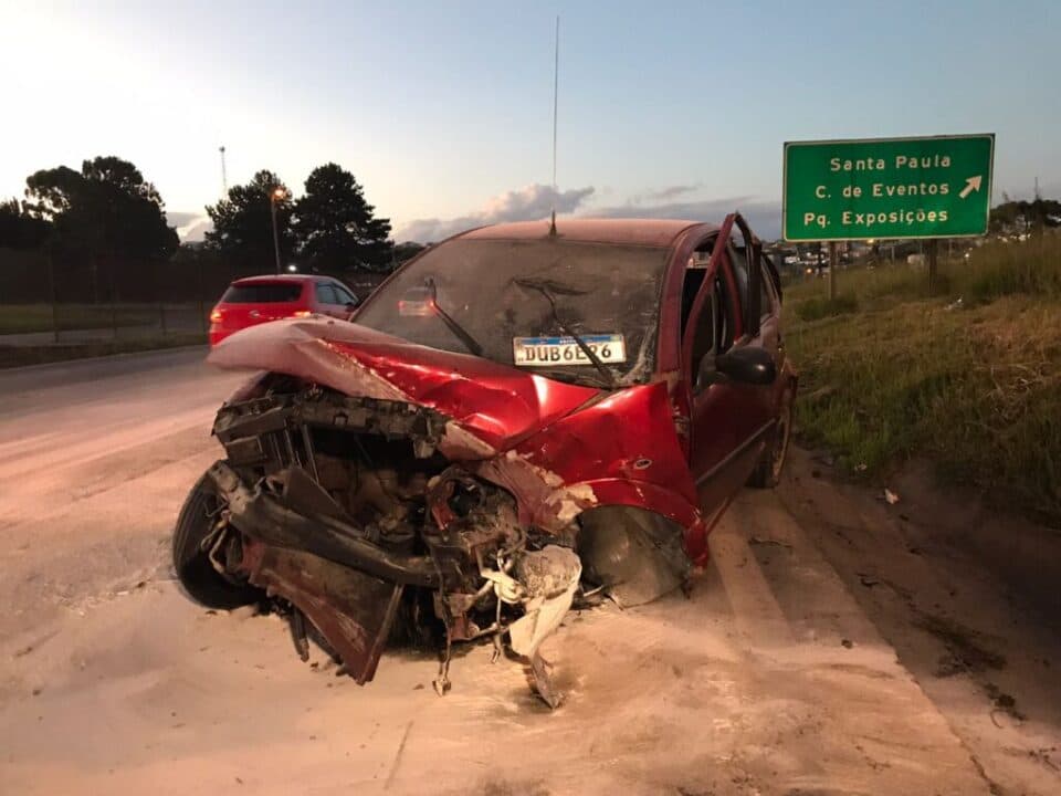 Grave colisão deixa motorista entre a vida e a morte no Santa Paula