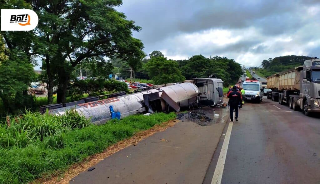 Criança queimada em acidente com caminhão de piche é transferida para hospital de Curitiba