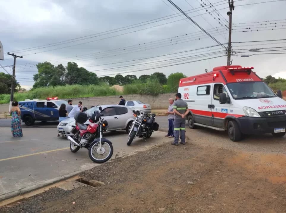 Motociclista fica ferido após colisão em bairro de PG