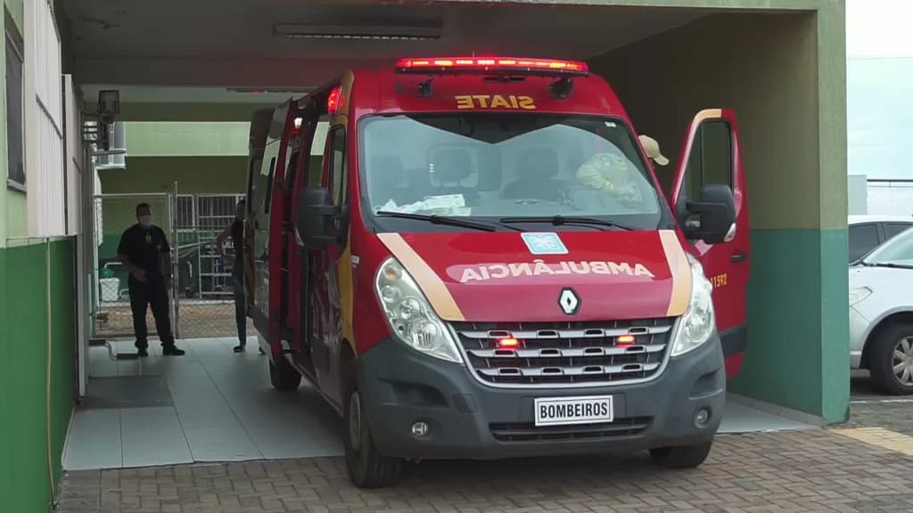 Criança fica ferida ao se envolver em acidente com carro em PG