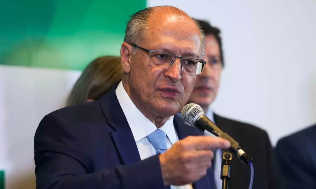 Alckmin volta a defender reforma tributária ao assumir ministério