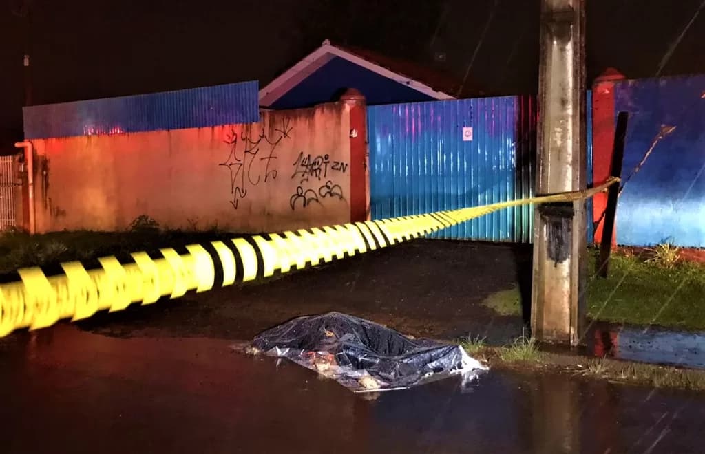 URGENTE: Mulher é morta com 4 tiros no rosto em bairro de Ponta Grossa