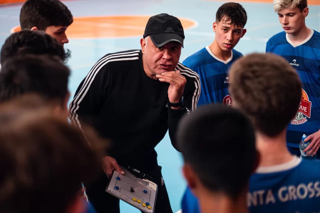 Equipe de futsal de Ponta Grossa abre seleção para novos jogadores de 10 a 17 anos