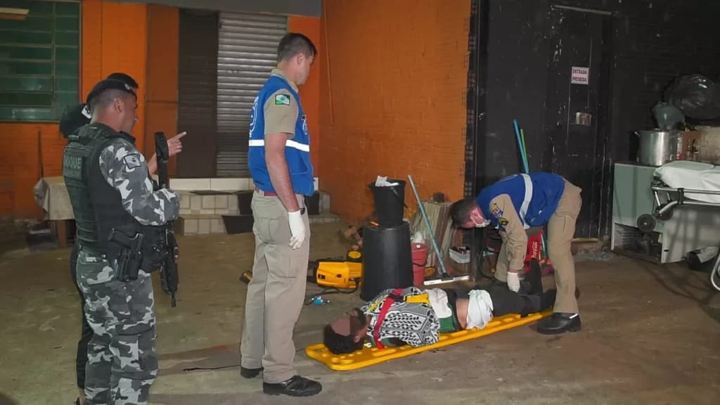 Homem acusado de estupro é baleado em bairro de PG