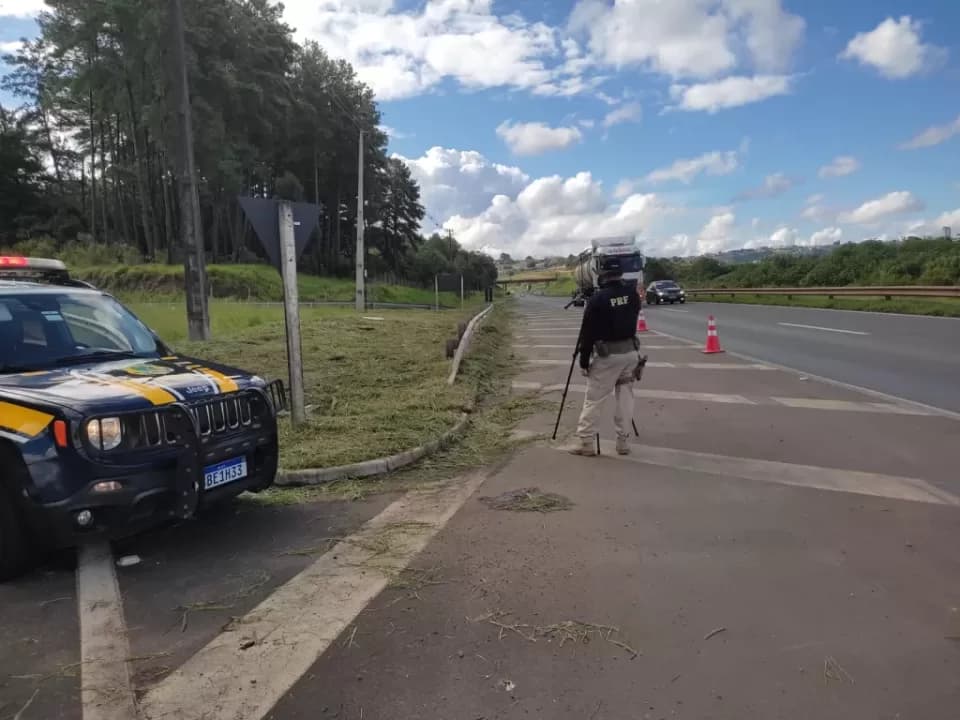 PRF encerra a operação carnaval 2023 nas rodovias dos Campos Gerais
