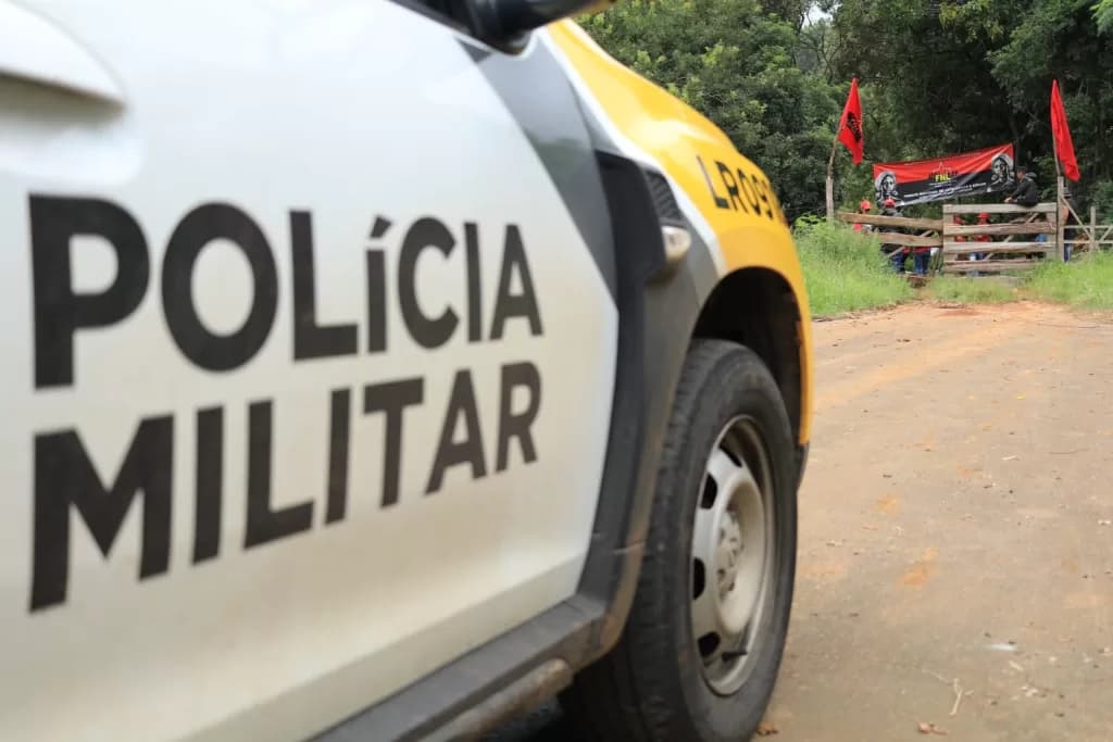 Após confronto, Polícia Militar e Tropa de Choque desmantelam ocupação de terreno em Ponta Grossa