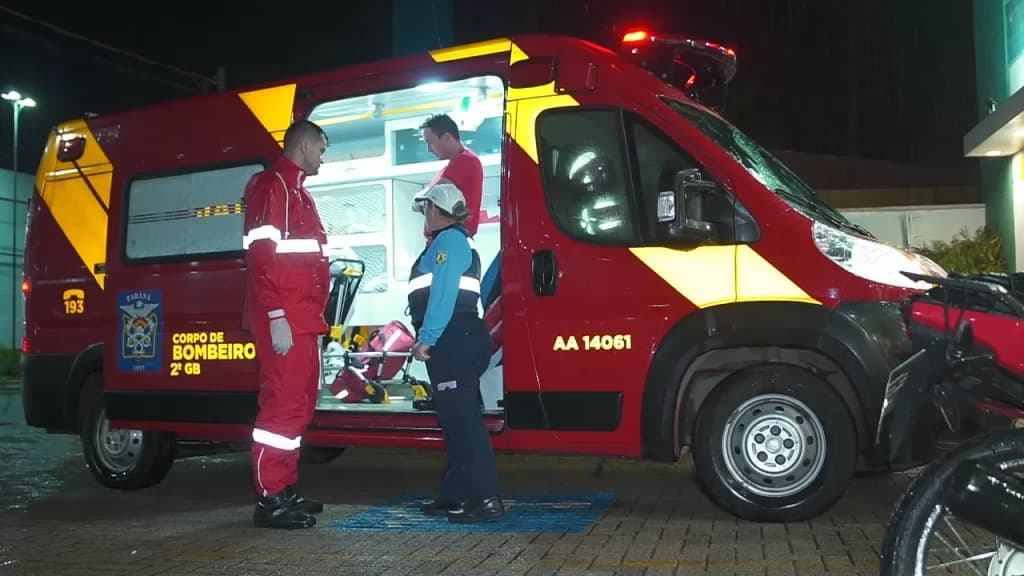 Idoso avança preferencial e é atingido por motociclista em Ponta Grossa