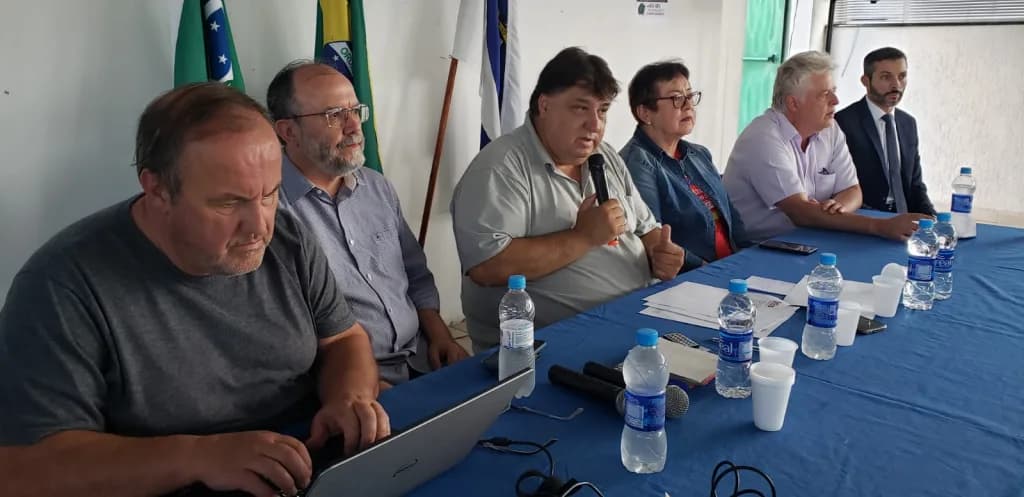 Servidores da UEPG cobram reajuste salarial no ensino superior do Paraná
