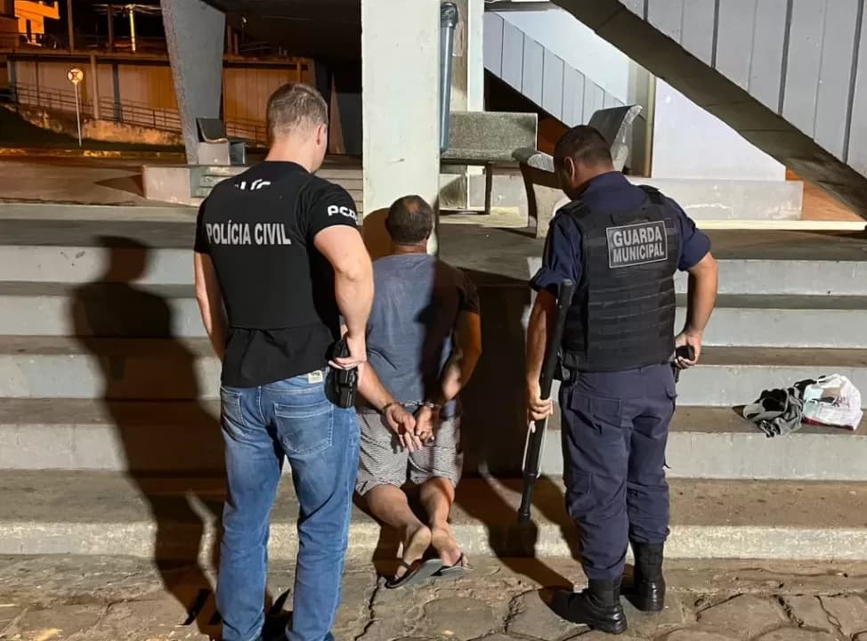 Homem foge de cadeia de PG, embarca em metropolitano e é preso na rodoviária de Castro