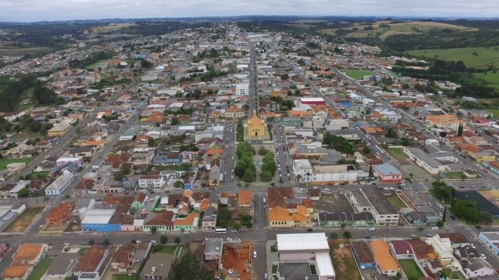Prefeito de Palmeira autoriza concurso público para 41 cargos em diversas áreas