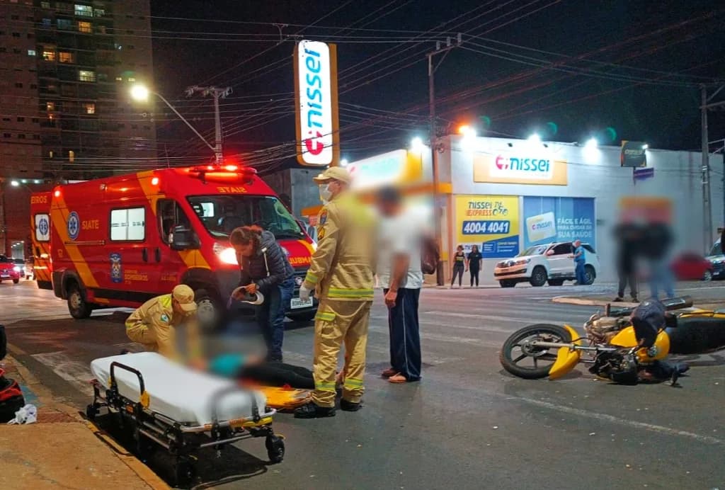 Idosa fica ferida após ser atropelada por motociclista em avenida de PG