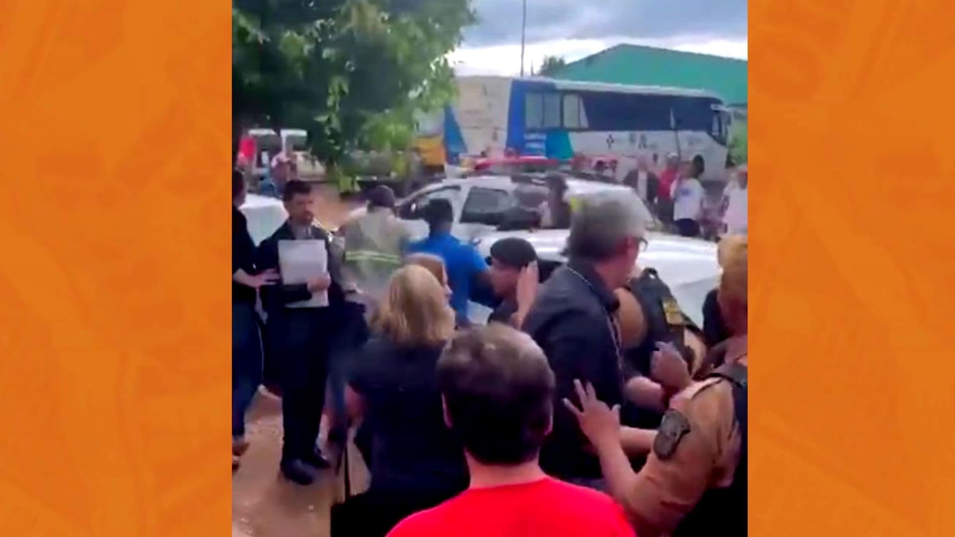 Vereadores são agredidos na Câmara após cassarem prefeita no interior do Paraná