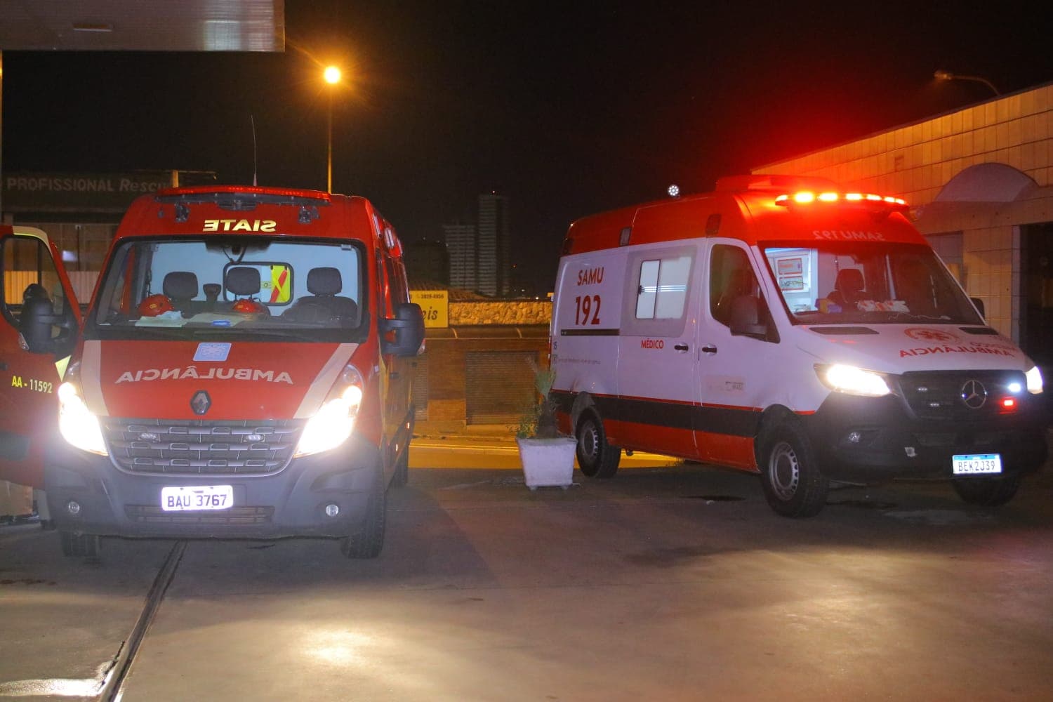 Homem fica em estado grave após ser esfaqueado e agredido em briga na região central de PG