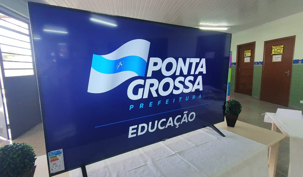 Prefeitura de Ponta Grossa entrega 160 Smart TVs para CMEIs e Escolas