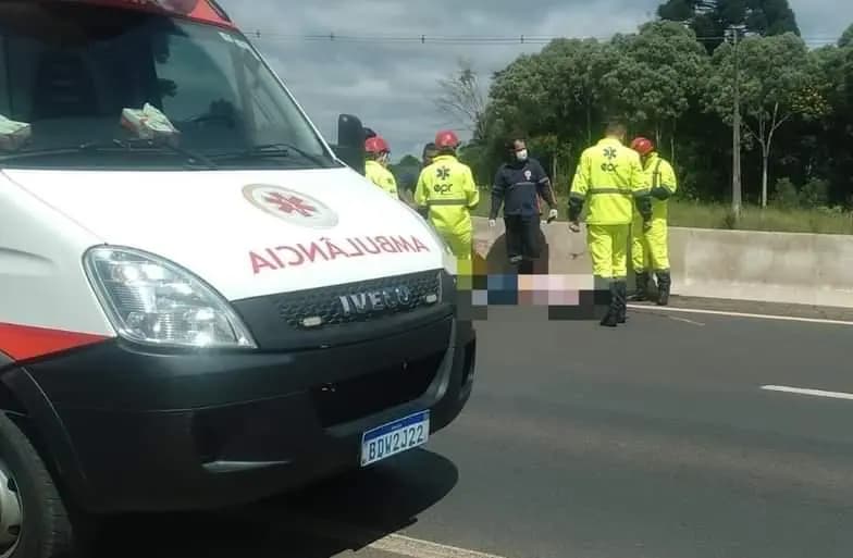 Homem morre após ser atropelado por caminhão na PR-151