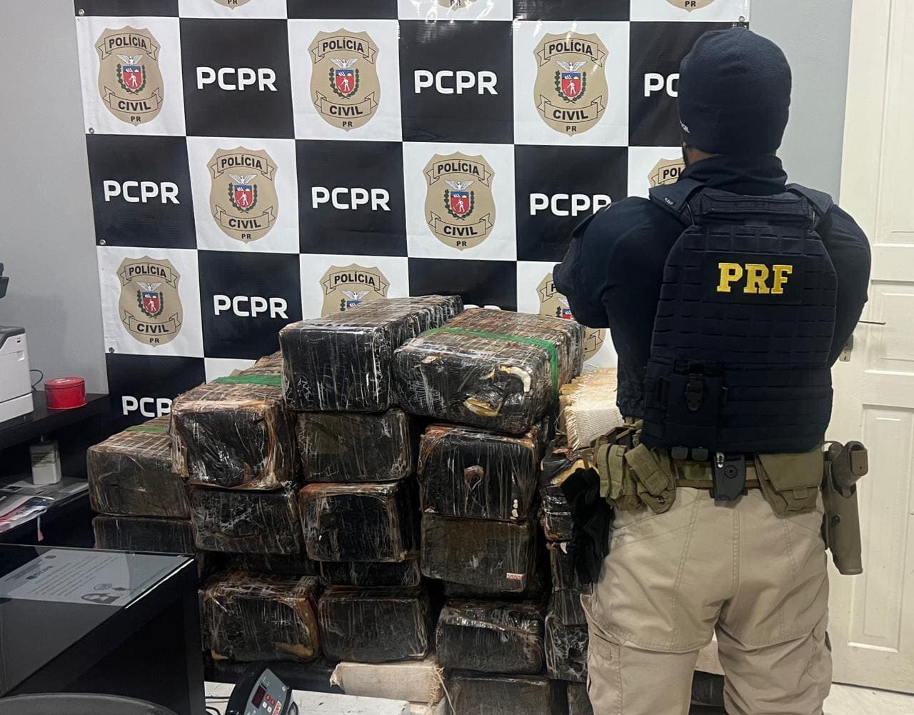PRF faz grande apreensão de drogas na região