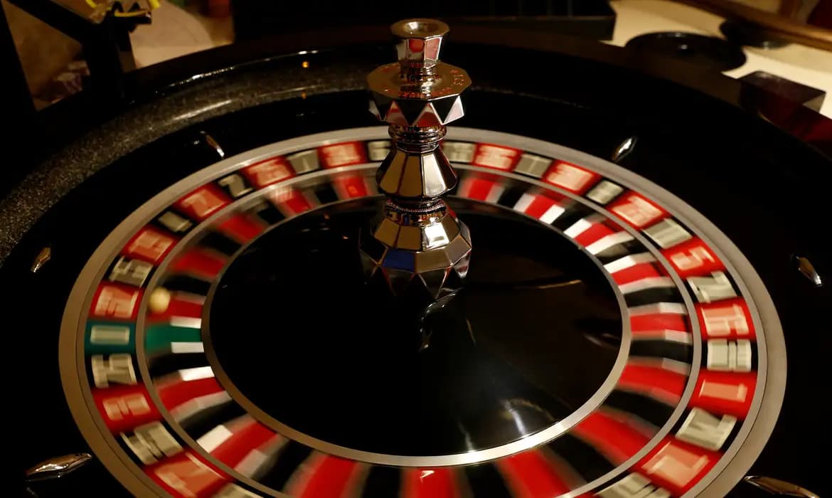 CCJ do Senado aprova PL que libera cassino, bingo, jogo do bicho e apostas em corrida de cavalos
