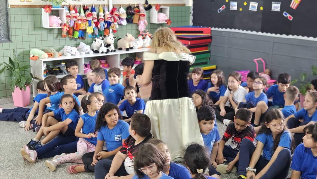 Ao longo de dez apresentaÃões mais de 600 alunos participaram das contaÃões Foto – Felipe Deliberaes – ABC Projetos Culturais