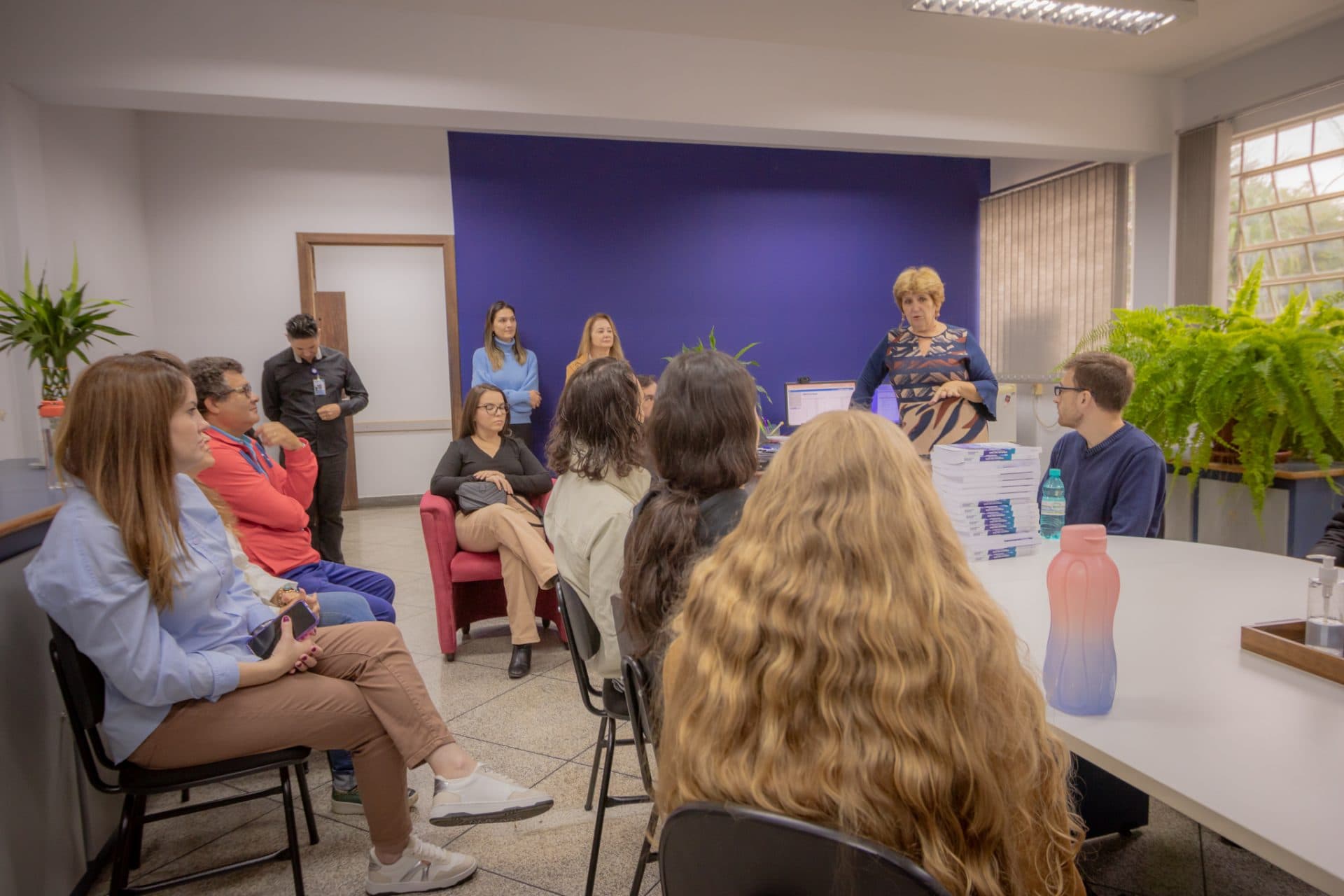 Além dos recém-formados, o Restec contempla 50 servidores públicos que participam da especialização para atualização profissional e obtenção do título de especialista em gestão pública