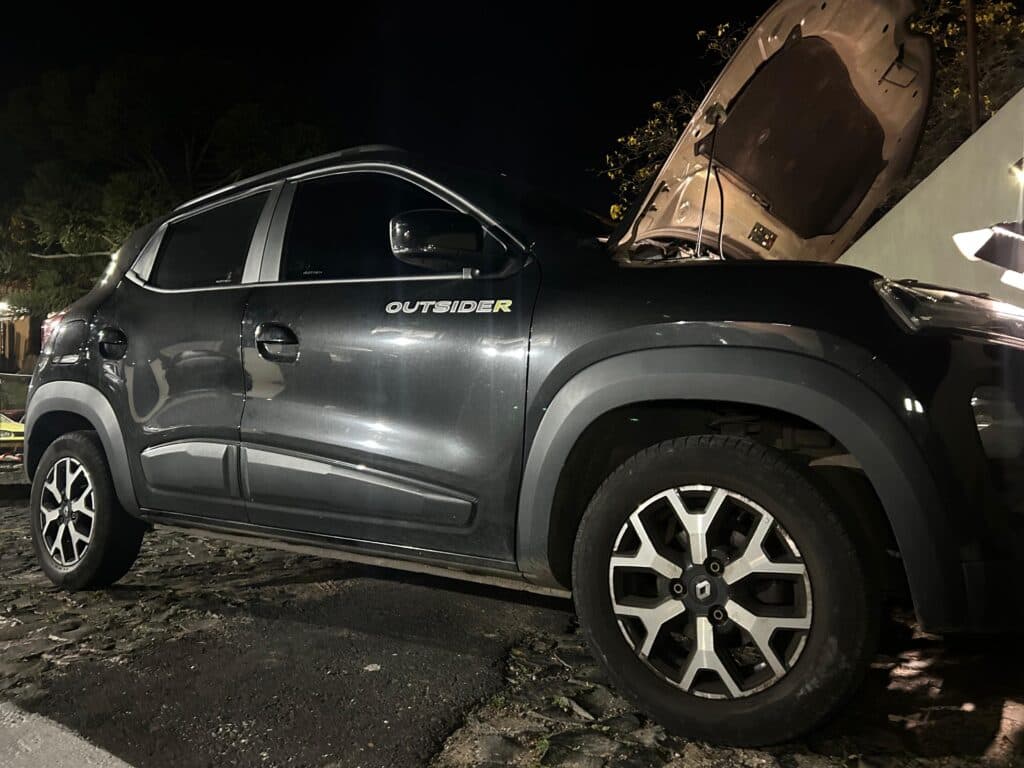 Carro de app é apreendido em Ponta Grossa após alerta de furto