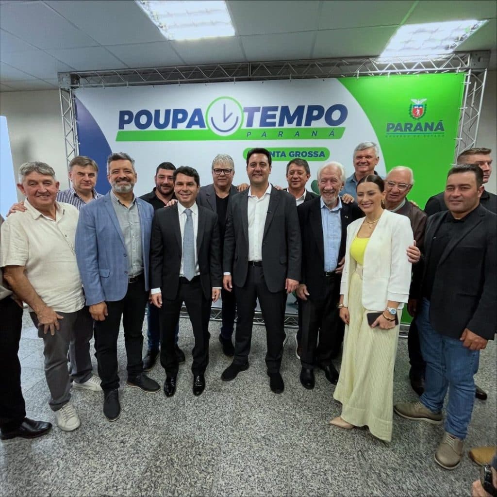 Prefeitos da AMCG participam da inauguração do Poupatempo Paraná em Ponta Grossa