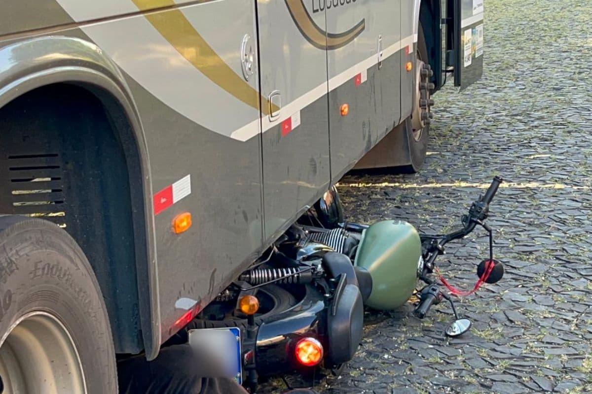 acidente moto x bus