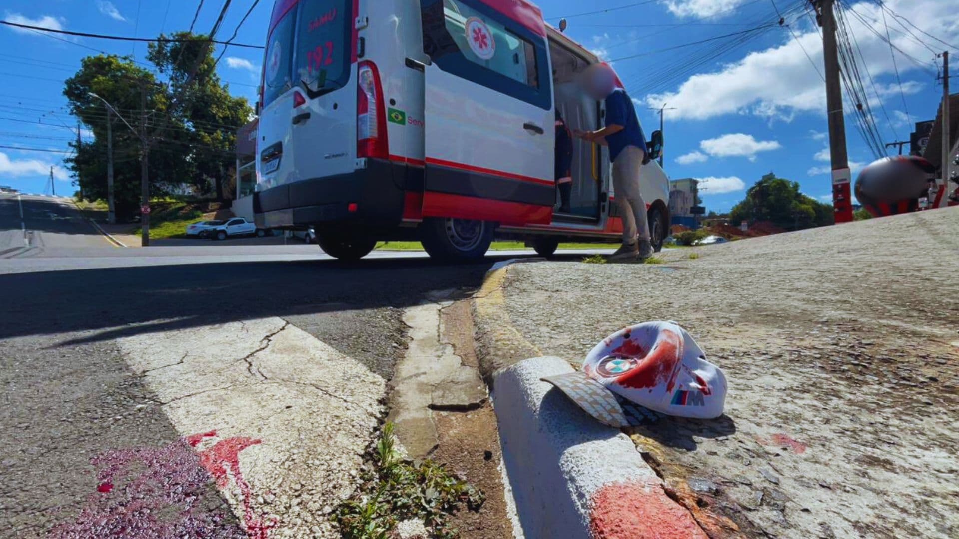 Idoso cai e bate a cabeça em PG após ser atacado por cães dias antes