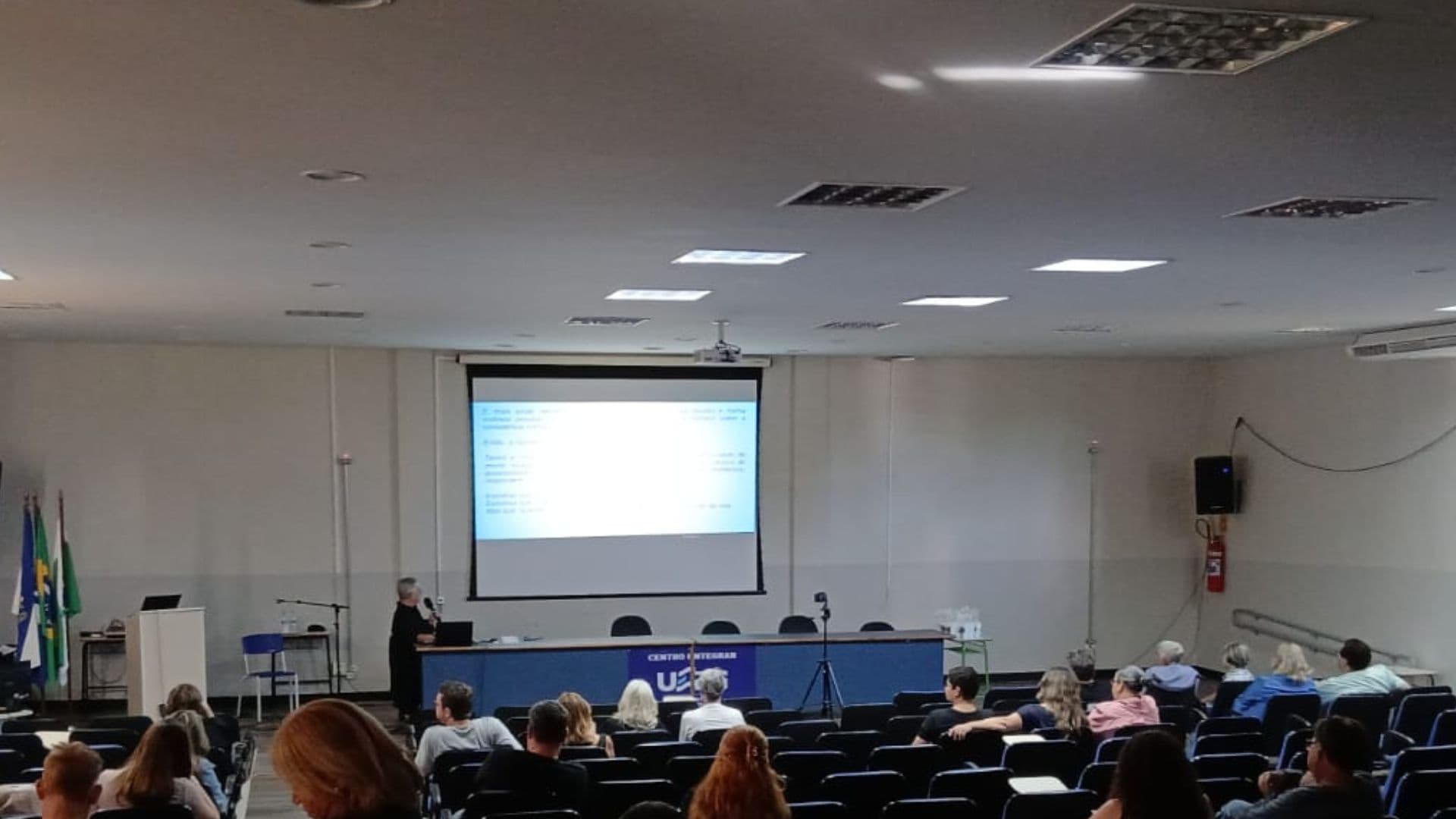 Congresso de Ufologia em Ponta Grossa reúne pesquisadores e público na UEPG