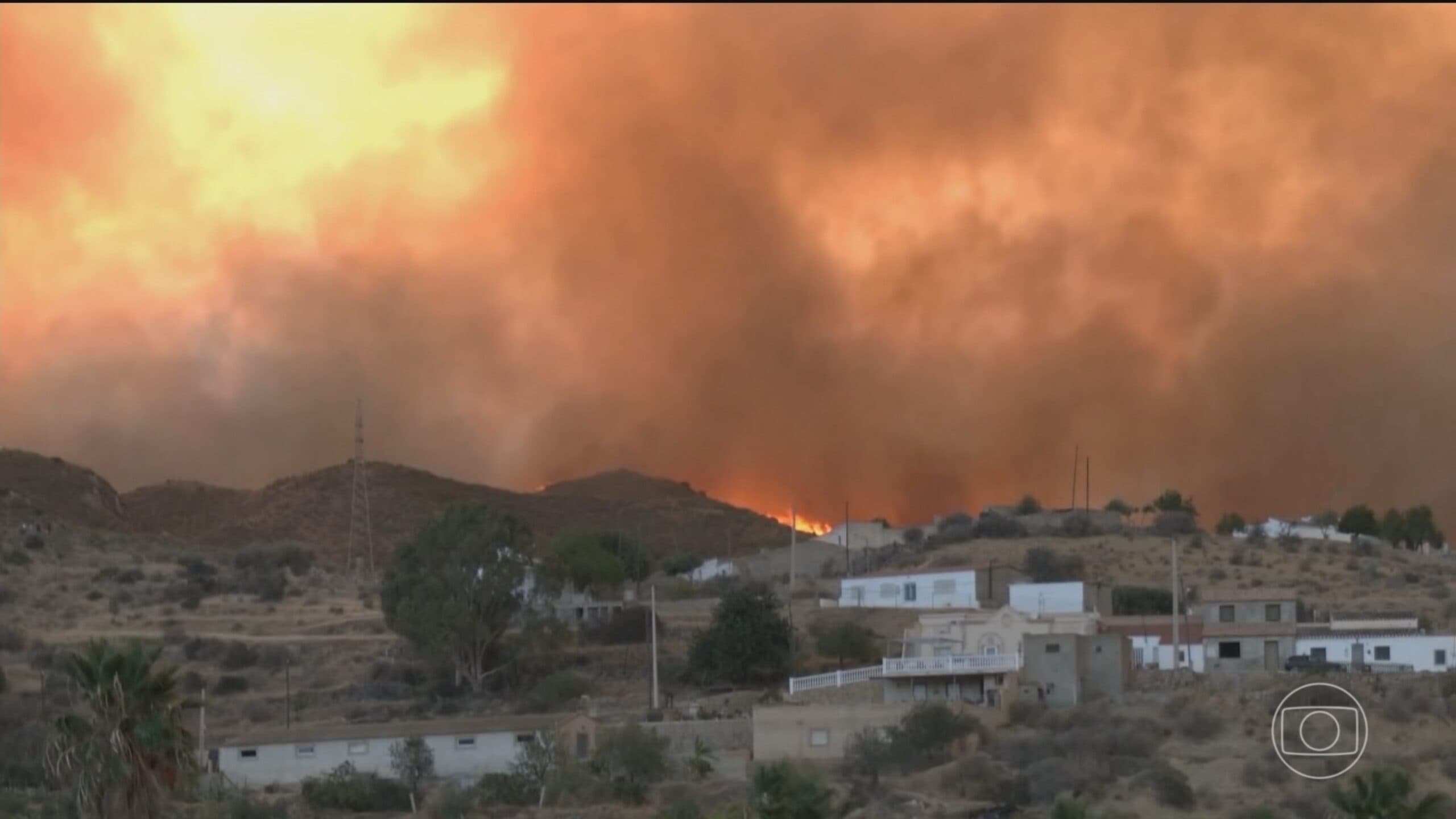Incêndio na Espanha é estabilizado após deixar 13 mortos