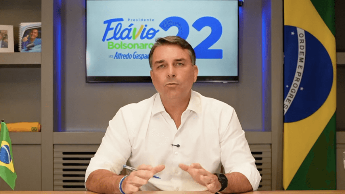 Flávio encontra ministro da Justiça de El Salvador