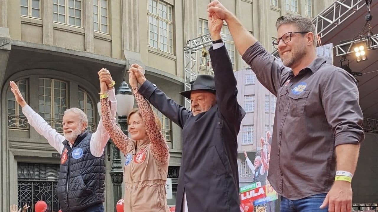 Em Curitiba, Requião Filho destaca força do Paraná em ato com Lula