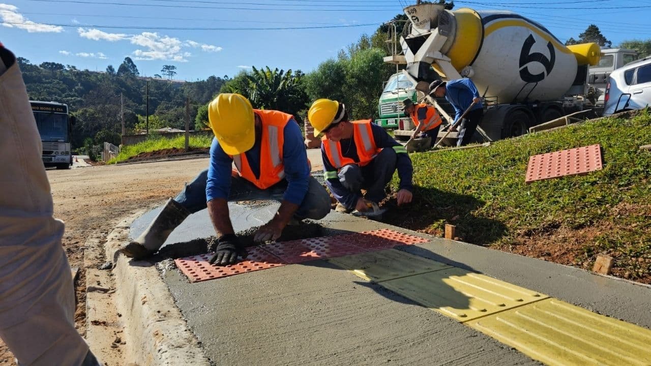 IPLAN e AEAPG realizam capacitação sobre a construção de calçadas