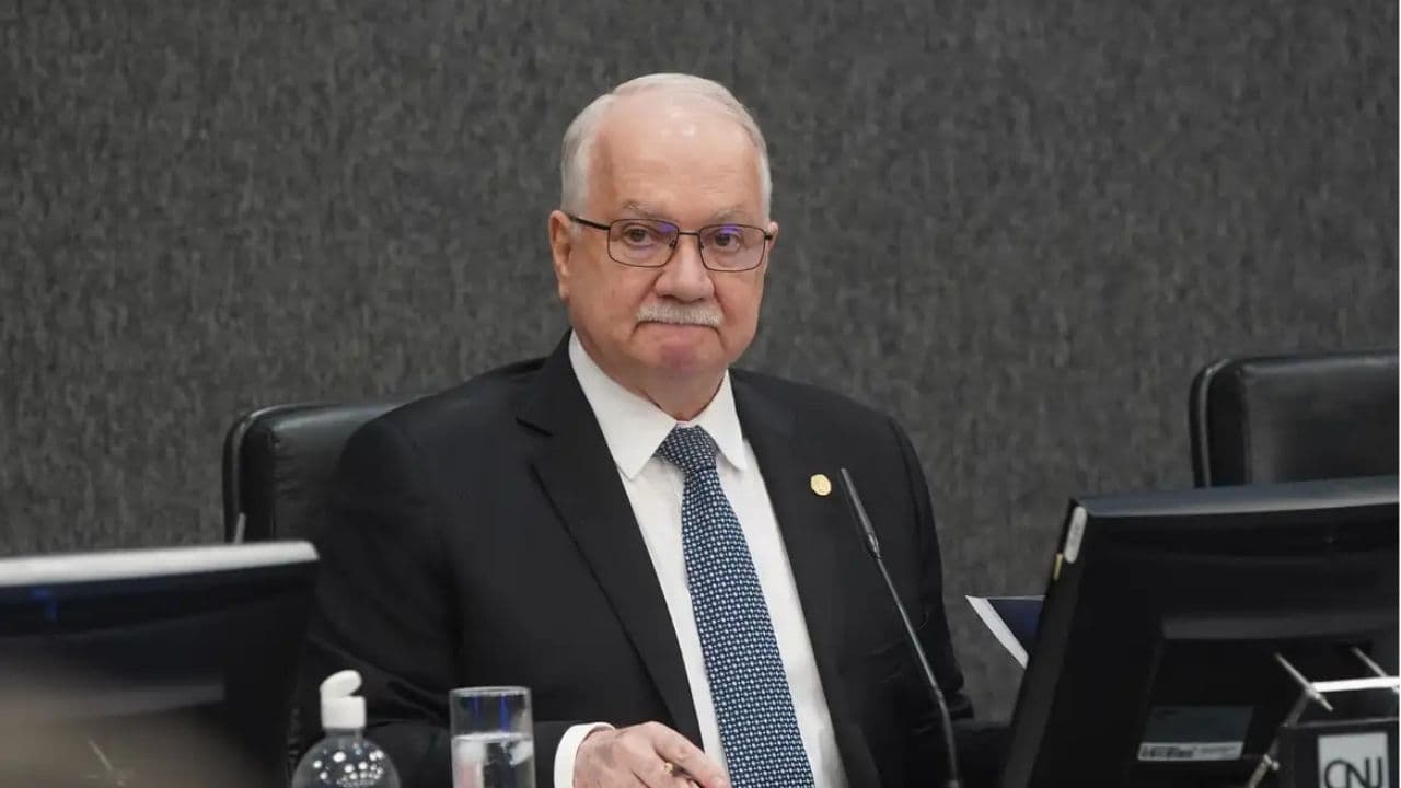 Presidente do STF assume relatoria de processo sobre Moraes e Vorcaro