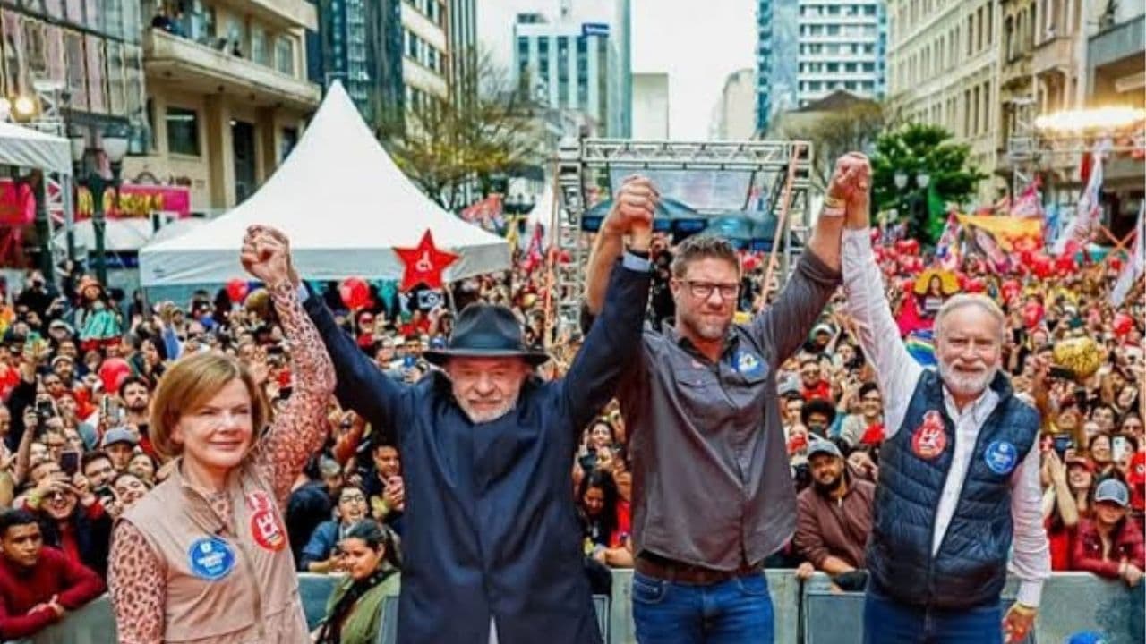 Lula no Paraná para apoiar candidatos e pedir votos a eleitor não direitista