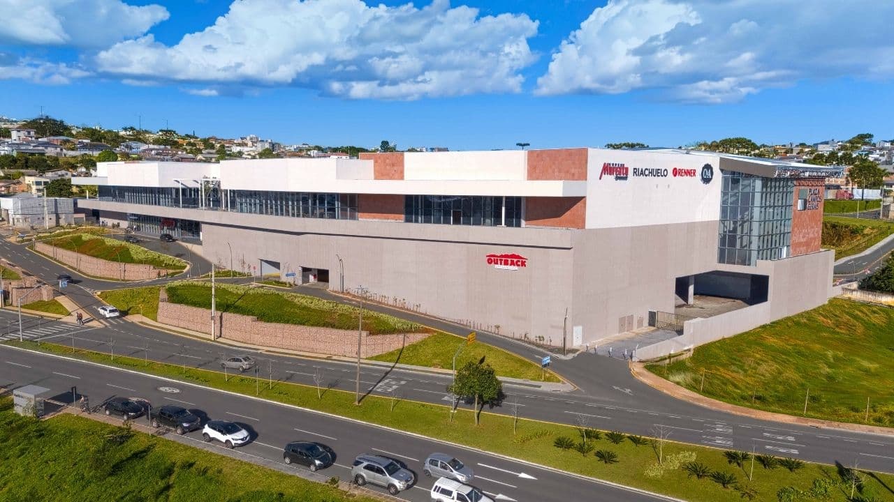 Plaza Campos Gerais promove ação para o Dia do Cliente com roleta de brindes