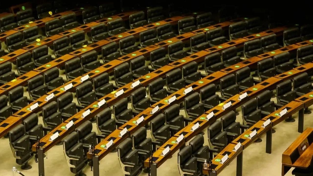 Projeção de Daniel Mattos aponta como poderá ficar a ALEP em 2027
