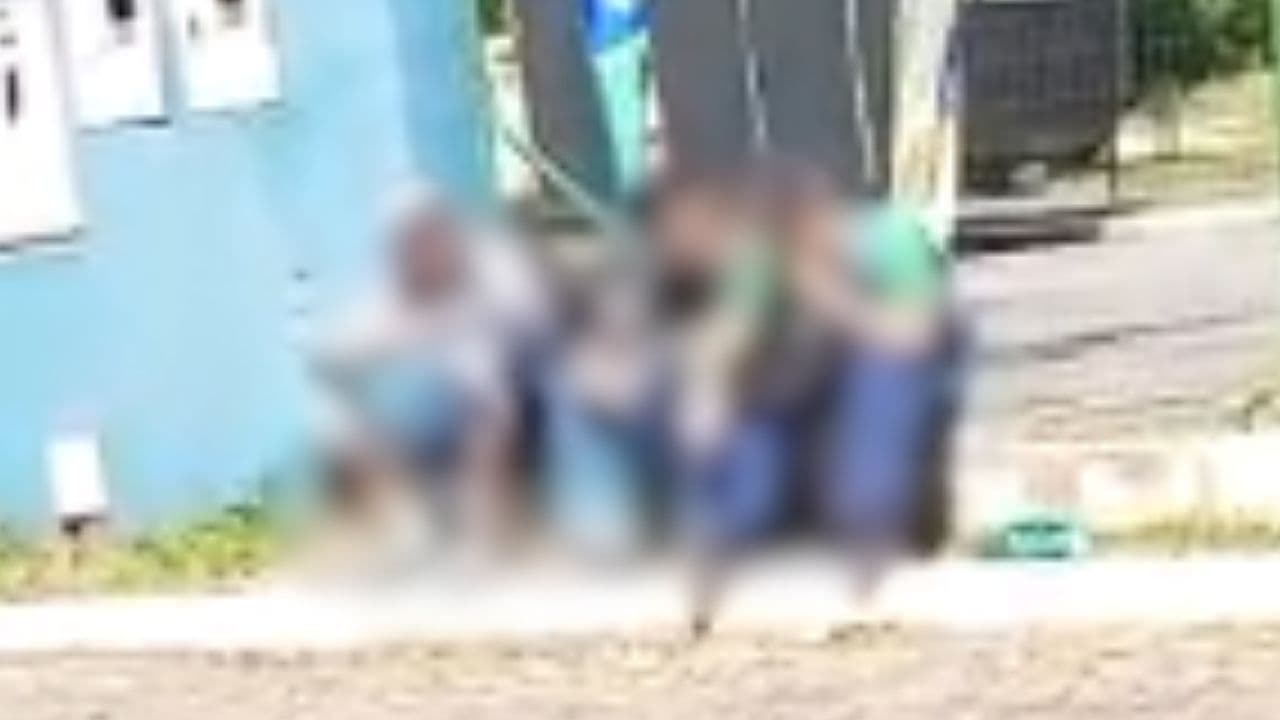 Jovens são flagrados 'fumando maconha' no terminal central de Ponta Grossa