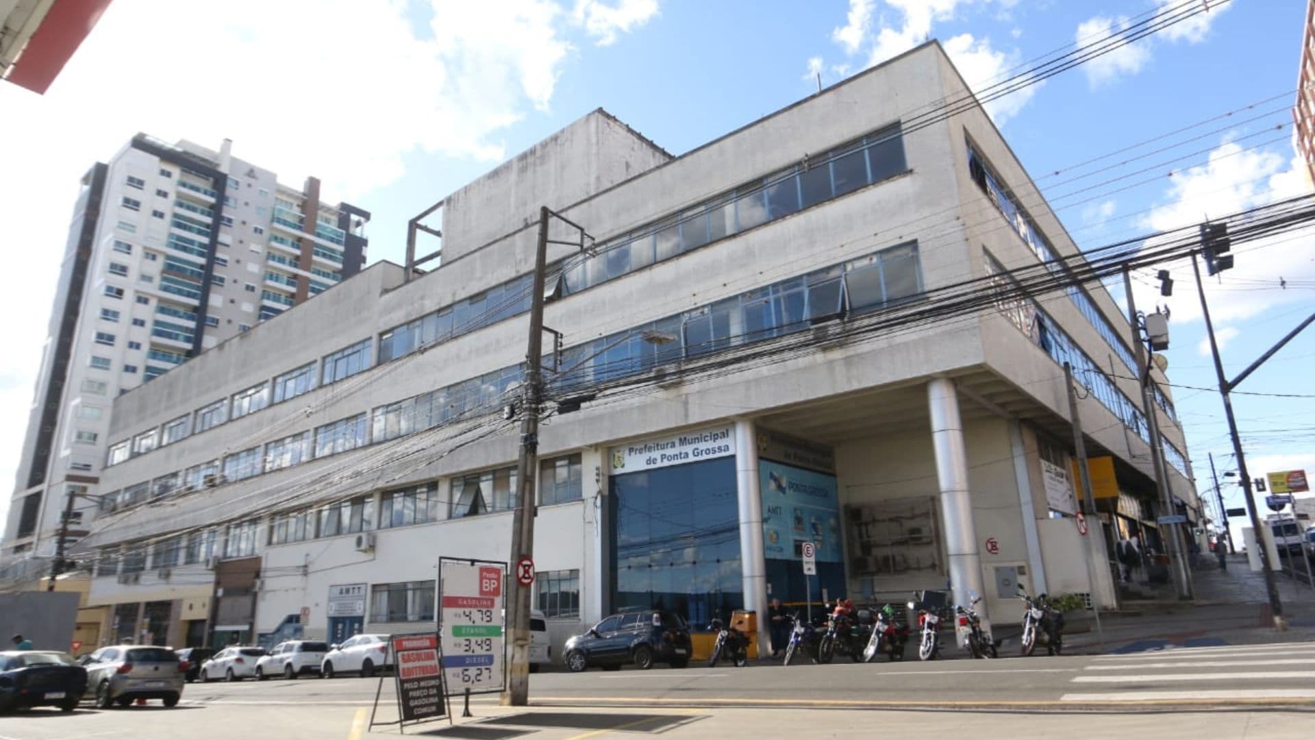 Prefeitura autoriza início da reforma da cobertura do Edifício Guaíra em PG