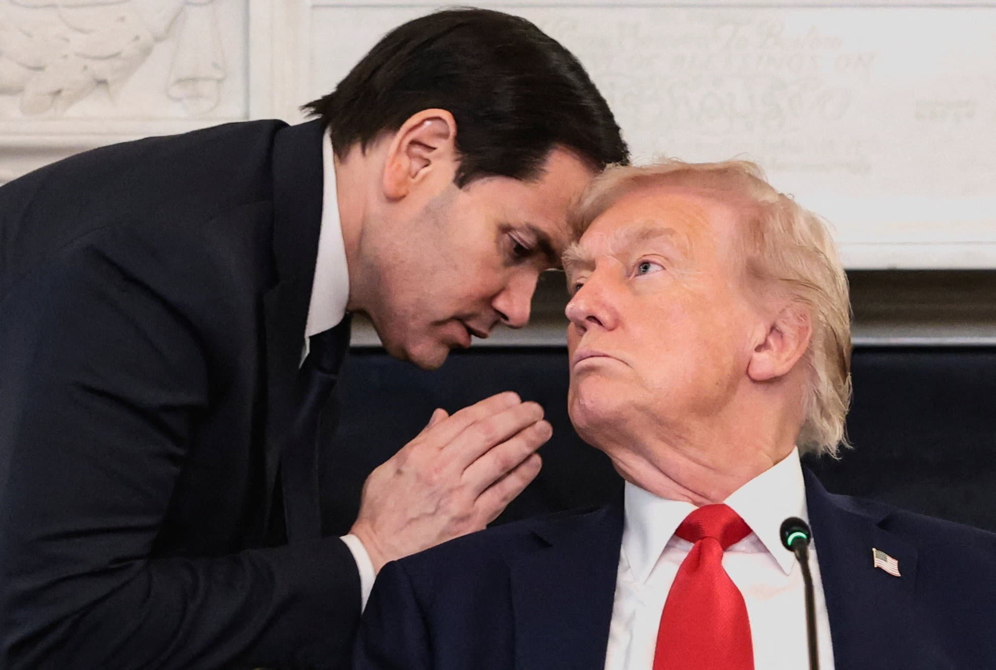 Deputados dos EUA acusam Trump de interferir no Brasil