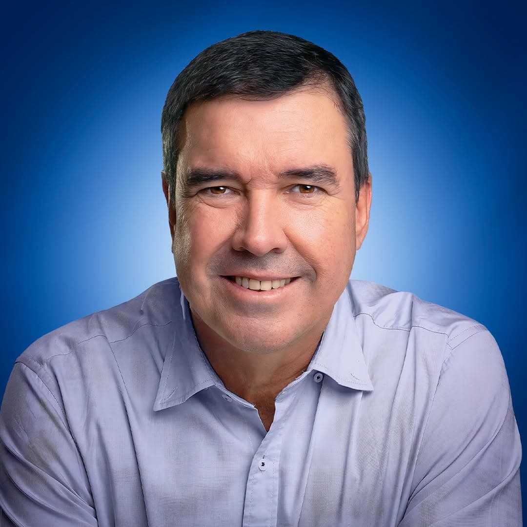 Eduardo Riedel é eleito governador de MS no primeiro turno