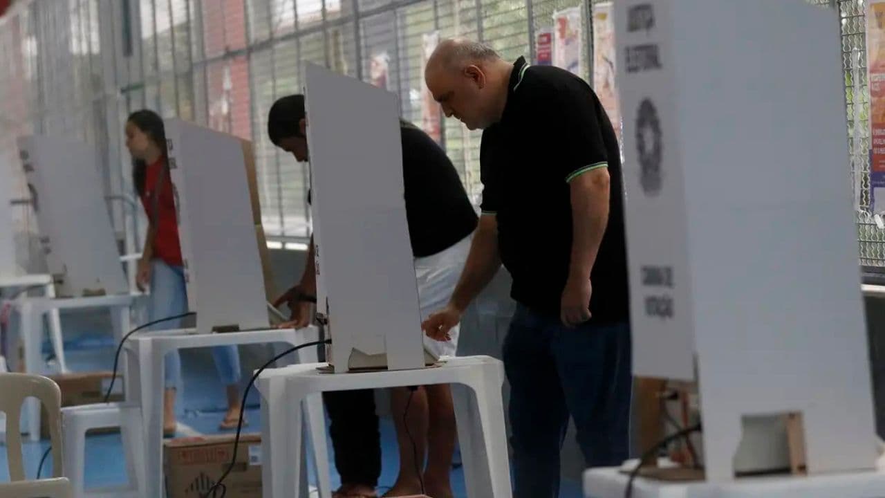 Idosos votam primeiro: conheça outros eleitores com prioridade