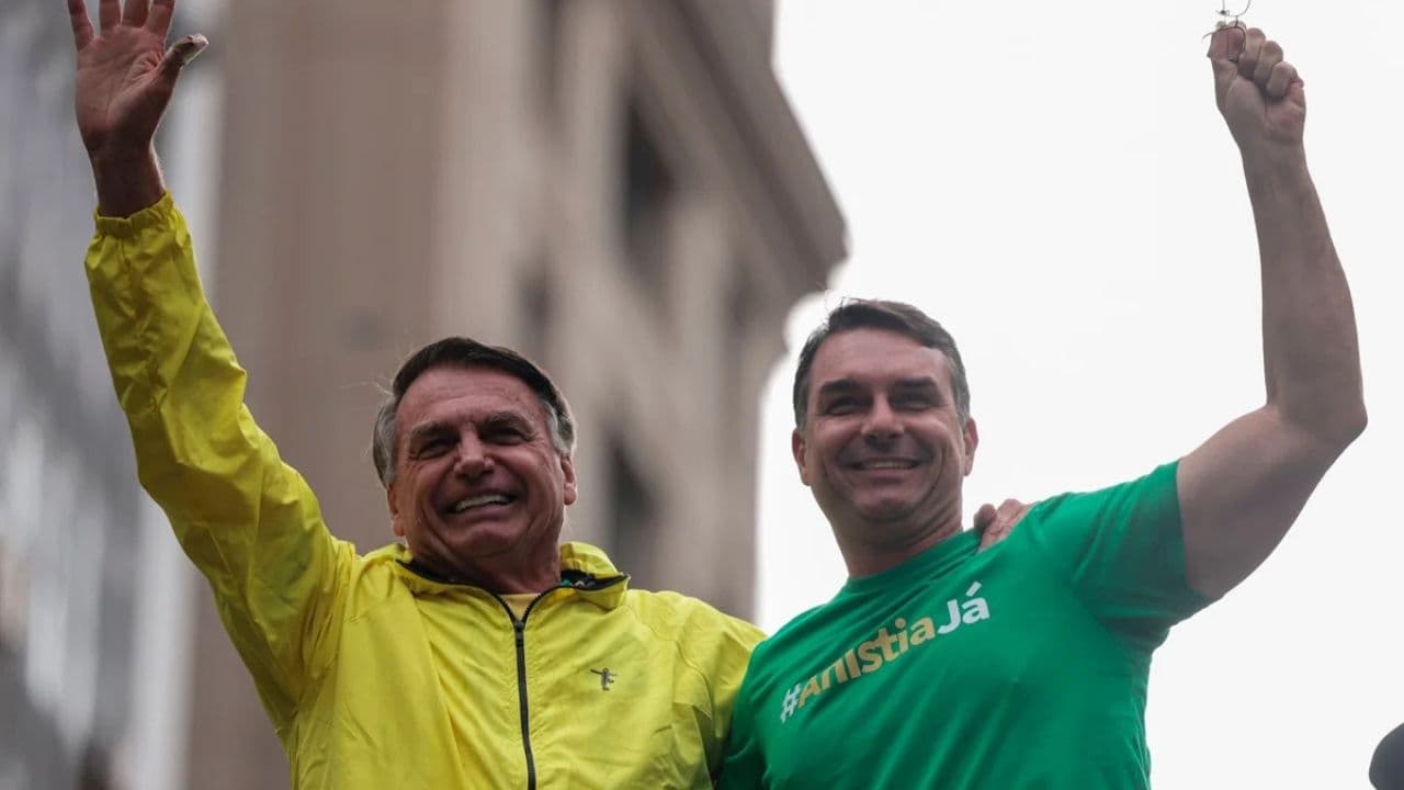 A fuga e a oportunidade de a Direira de se descolar do bolsonarismo