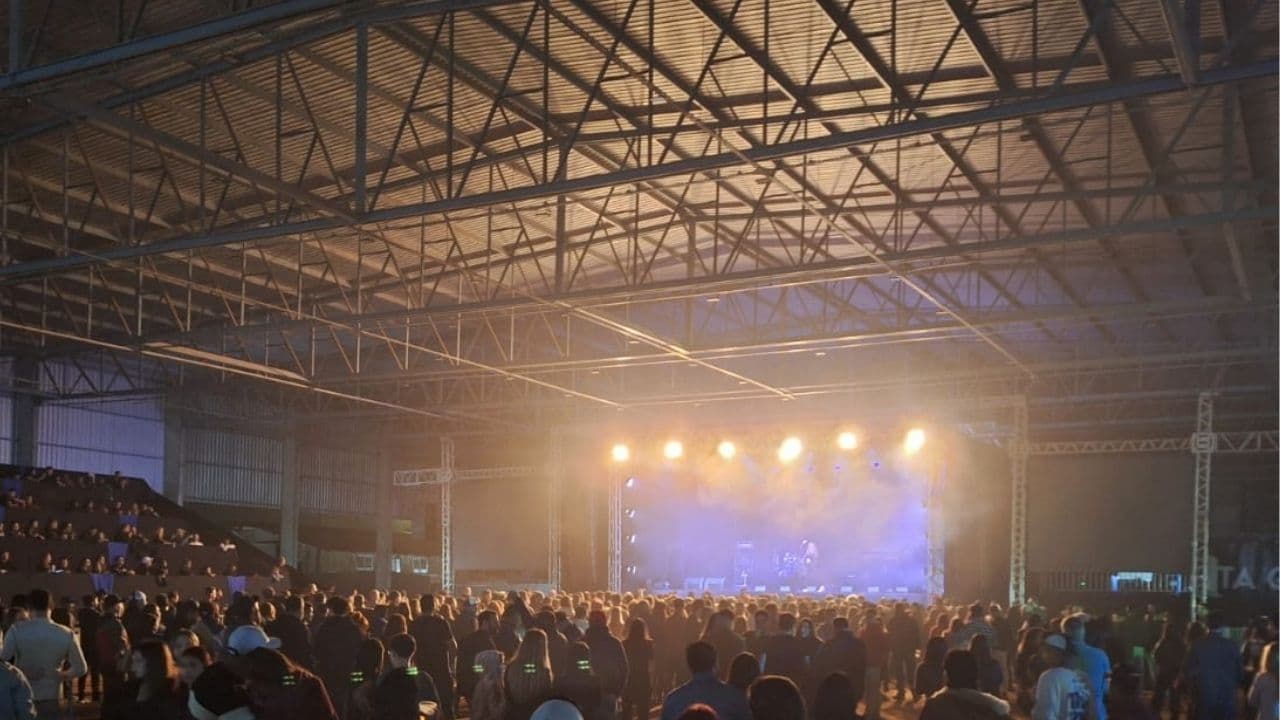 Jota Quest se apresenta no primeiro dia da 18ª Festa do Dia de Castro