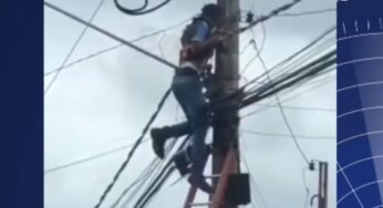 Trabalhador é eletrocutado, “pega fogo”, mas consegue se soltar do poste de luz em SP