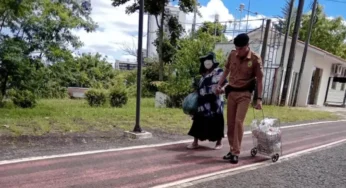 PM emociona Ponta Grossa ao ajudar idosa com problemas de visão