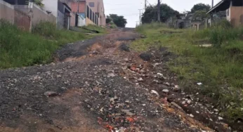 Moradores denunciam rua em más condições há pelo menos 5 anos na Vila Santo Antônio