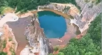 Homem cai de altura de 20 metros após corda de tirolesa romper em lagoa azul no PR