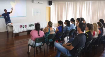 Prefeitura de Palmeira entrega lousas digitais para escolas municipais