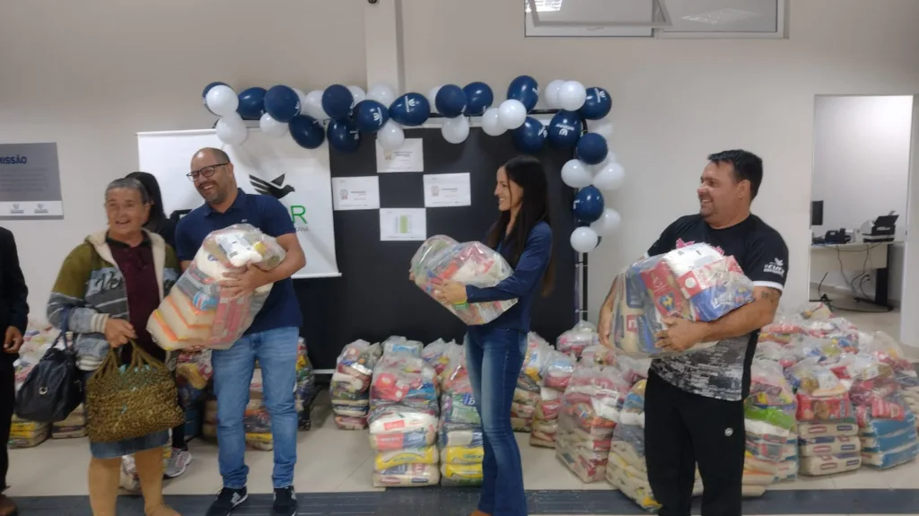 A entrega aconteceu na manhã desta segunda-feira (17).