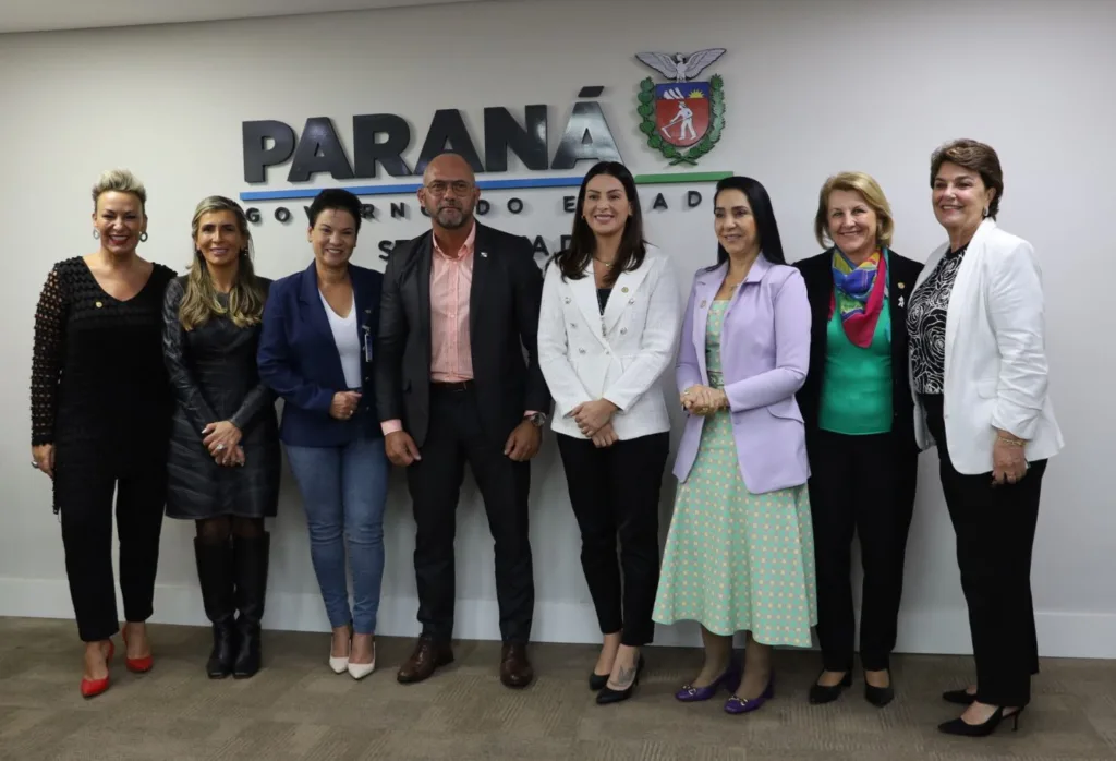 Deputada Mabel Canto (PSDB) e as demais deputadas, estiveram na Secretaria de Segurança Pública do Paraná (SESP) nesta terça-feira (25).